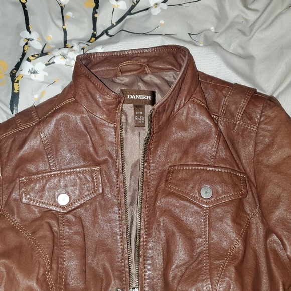 Brown Danier leather jacket - Picture 3 of 3